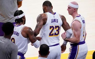 La lesión de tobillo de LeBron enciende las alarmas en los Lakers