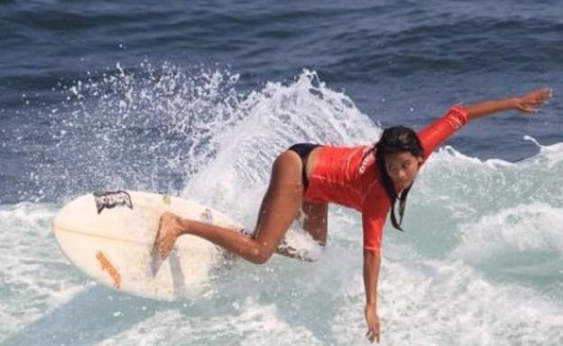 Muere Katy Díaz, campeona de surf, fulminada por un rayo al entrar en el agua