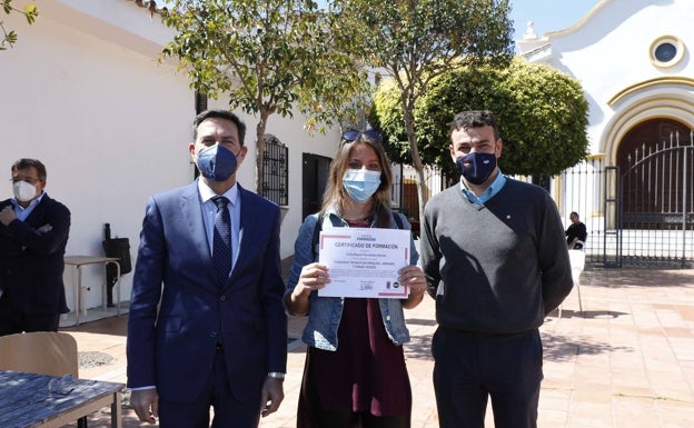 Veinte jóvenes desempleados de la Colonia El Ángel obtienen titulación como técnicos de parques, jardines y zonas verdes