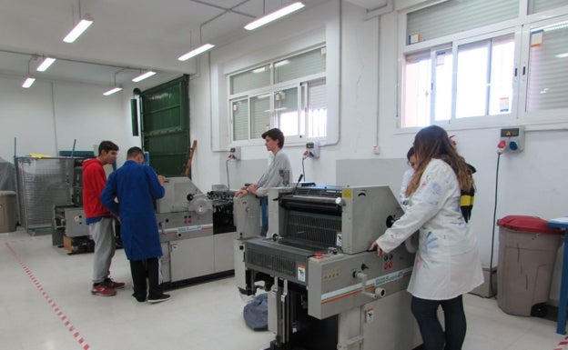 Docentes de FP piden que se cumplan la LOMLOE y pasen a la categoría de Secundaria