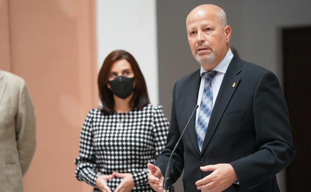 Imbroda defiende la «unidad y oasis de estabilidad» del Gobierno andaluz