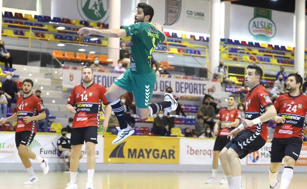 El Iberoquinoa despliega un gran balonmano para ganar al Acanor Novás