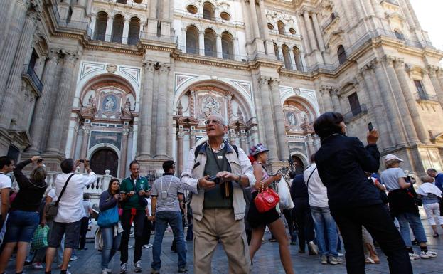 Andalucía recibirá de fondos Covid la mitad de lo que reclamaba la Junta