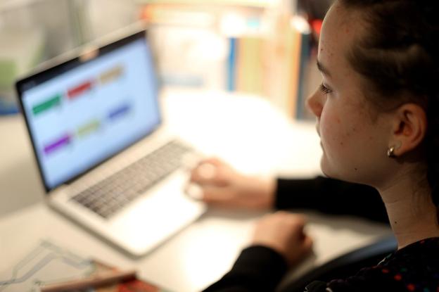 Andalucía 'robotiza' la tramitación de ayudas ante la avalancha prevista con el plan de rescate