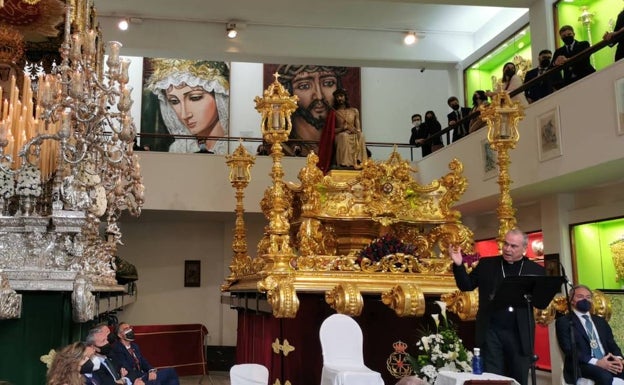 Jesús Catalá: «Me encanta el movimiento de los tronos del Cristo y la Virgen en la plaza del Obispo»