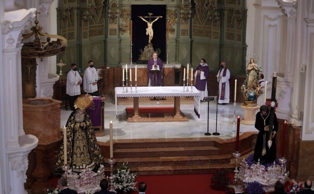 La Pasión celebra un culto cada hora como sustitutivo de la procesión