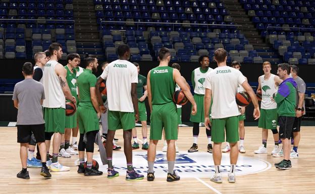 La decisión de la Fundación sobresalta al vestuario del Unicaja