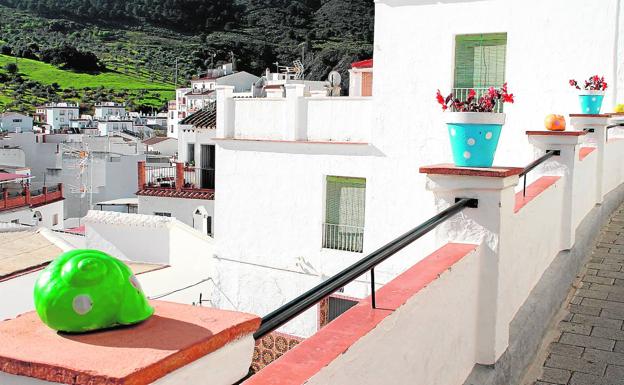 Tolox: luz, color y agua en la Sierra de las Nieves