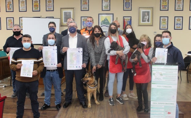 Moclinejo organiza unas jornadas sobre manejo de animales descontrolados y adiestramiento canino