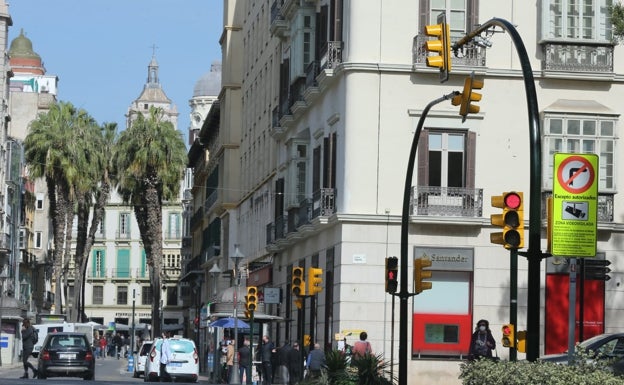 Las cámaras de la Alameda Principal cazan a ocho mil conductores en los primeros cuatro meses