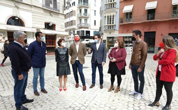 El PSOE exige al Ayuntamiento de Málaga y a la Junta más control de pisos turísticos y fiestas ilegales