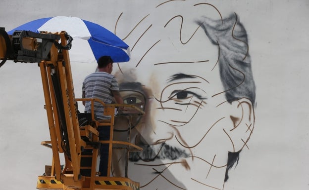 Un grafiti para rendir homenaje a José María Martín Carpena