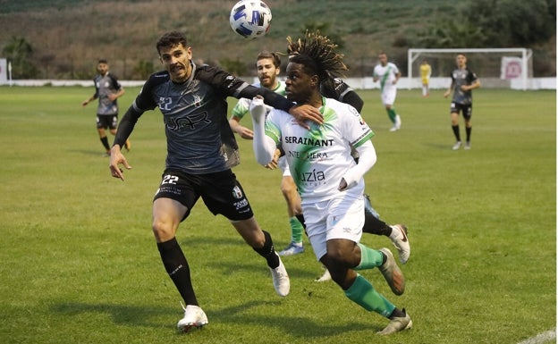 Vélez y Antequera empatan en casa ante dos rivales directos en Tercera