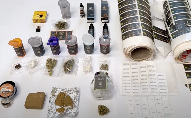 Golpe a las tiendas 'legales' de productos derivados de la marihuana en el Centro de Málaga: más de 5.500 artículos intervenidos