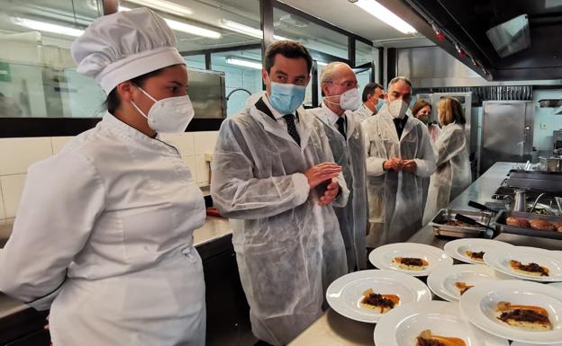 Moreno insiste en que el pasaporte covid tiene que seguir los mismos criterios en toda la Unión Europa para reactivar el turismo