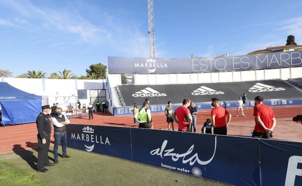 El estadio municipal de Marbella acoge las pruebas físicas de las oposiciones al cuerpo de la Policía Local