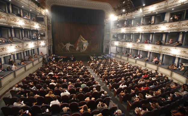 El desconcierto en las artes escénicas por una norma de hace diez meses que la Junta de Andalucía aplica ahora