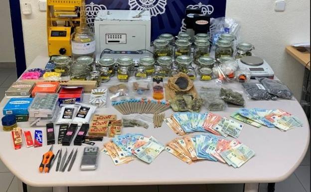 Cae en Estepona un punto de venta y consumo de drogas que funcionaba como club de cannabis