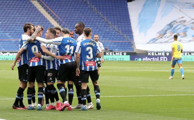 El Málaga y el reto de dar la sorpresa ante un Espanyol que roza la vuelta a Primera