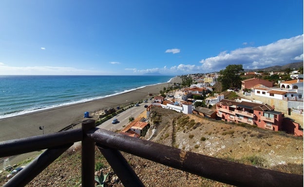 Vecinos de los núcleos occidentales de Vélez-Málaga piden una mejora de la señalización turística