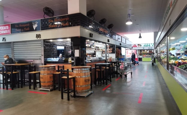 Málaga plantea que los mercados tengan más bares y puedan abrir por la tarde y los domingos