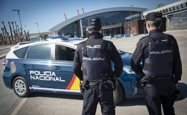 Un hombre de 79 años se salta un control y protagoniza una persecución en Benalmádena