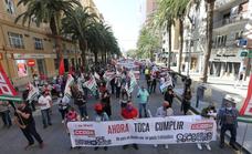 Vídeo | Primero de mayo en Málaga: Un millar de trabajadores salen a la calle para exigir «salud laboral»