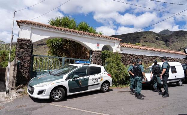 La sangre encontrada en el barco del padre de las niñas desaparecidas en Tenerife no es de las menores