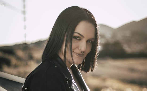 Gisela Hidalgo, una nueva sensación musical a sus 17 años