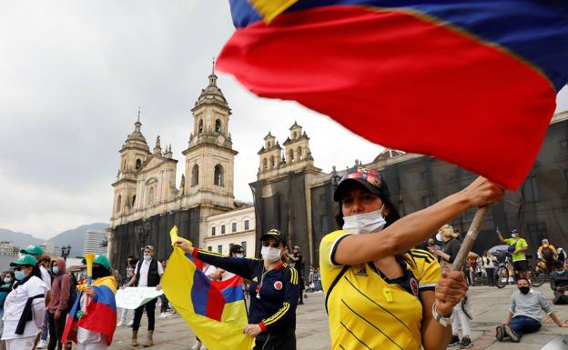 Duque pretende calmar Colombia pero ignora a los manifestantes