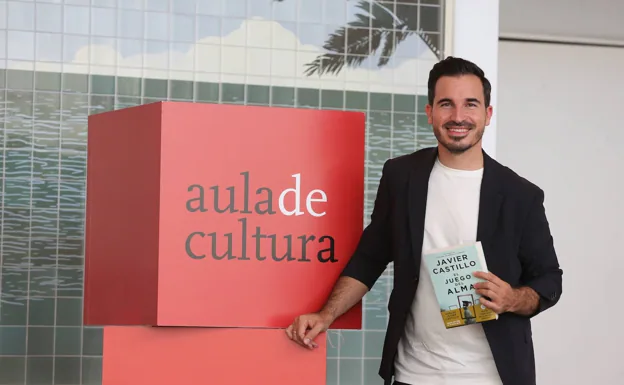 Javier Castillo en el Aula de SUR: «Escribo cada novela como si fuera la última»