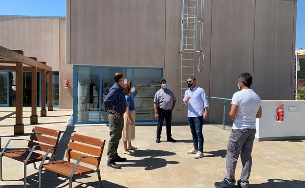 Alhaurín de la Torre inicia un estudio para el montaje de placas fotovoltaicas en edificios municipales