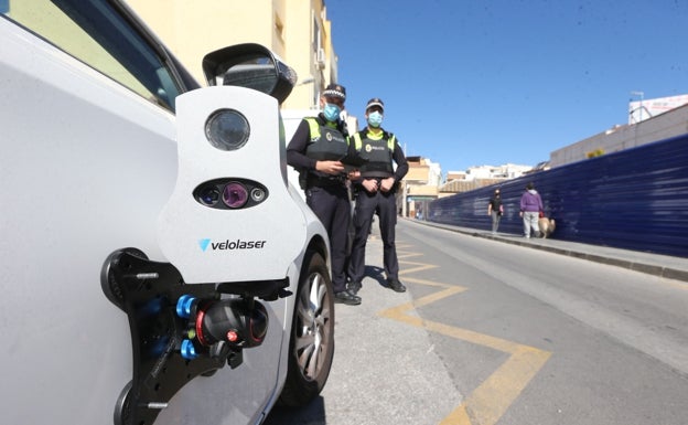 El límite de velocidad a 30 km/h se estrena en Málaga con dudas y mucho respeto a los radares