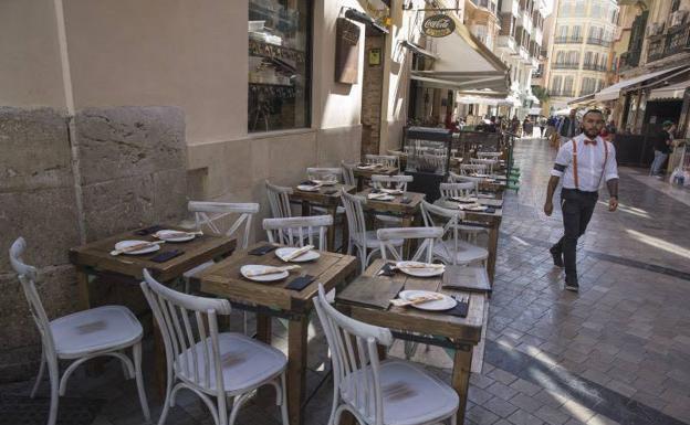 El límite por mesa en bares y restaurantes se amplía a seis personas en interior y ocho en terrazas desde hoy