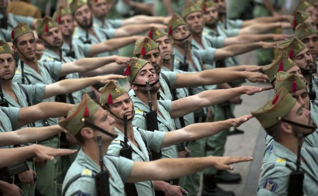 Presentación del Cuadro del Centenario de La Legión en la Diputación de Málaga