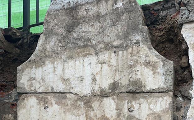 Hallan restos de una fuente del siglo XVI en el casco urbano de Álora