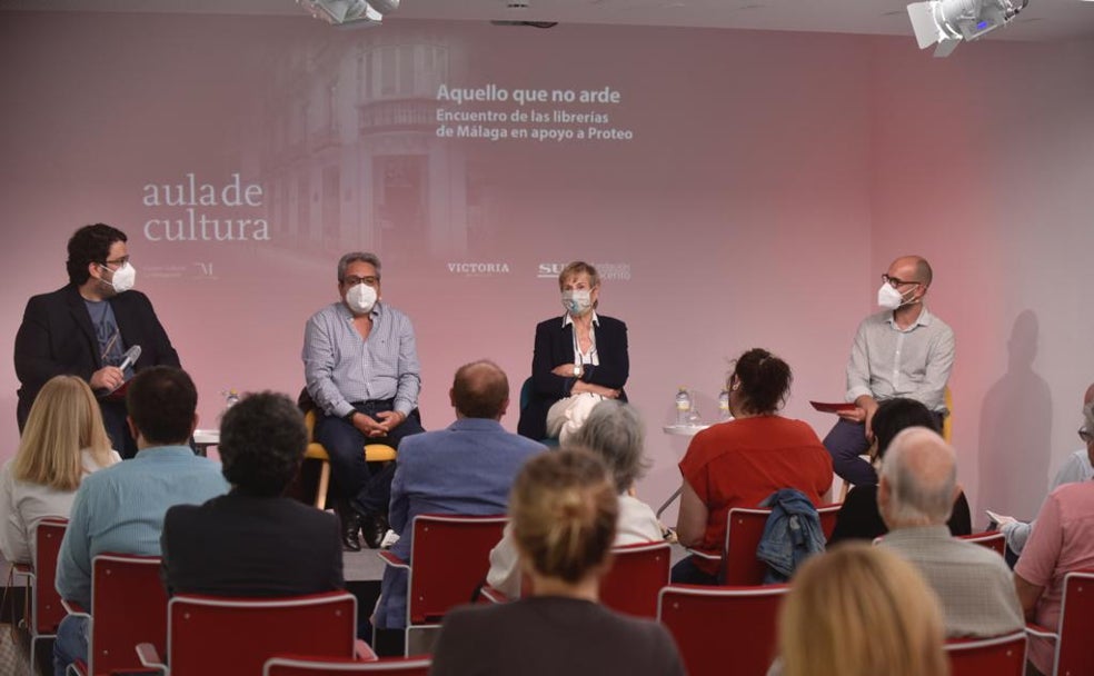 Muere el librero y activista Francisco Puche, fundador de Proteo