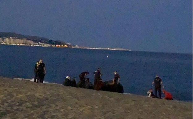 Interceptan una patera con 14 inmigrantes magrebíes en Torre del Mar