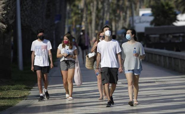 Los condiciones previstas por Sanidad para el fin de las mascarillas en exteriores