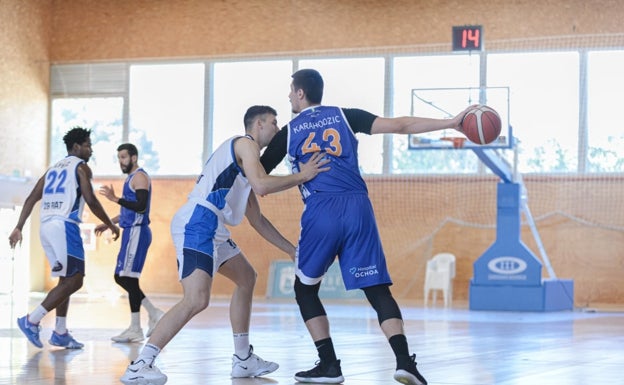 El Marbella, obligado a remontar en la pista de El Prat