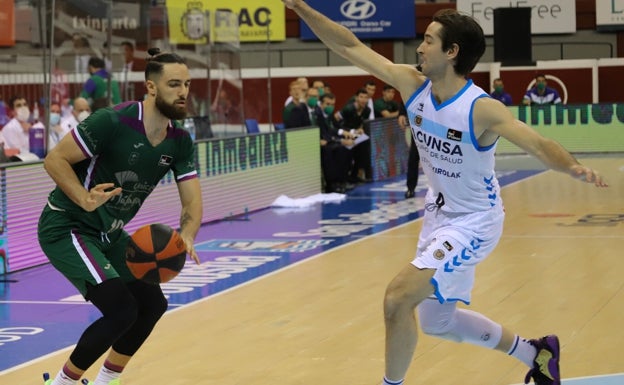 El Unicaja sobrevive a sí mismo y espera un tropiezo del Andorra (75-81)