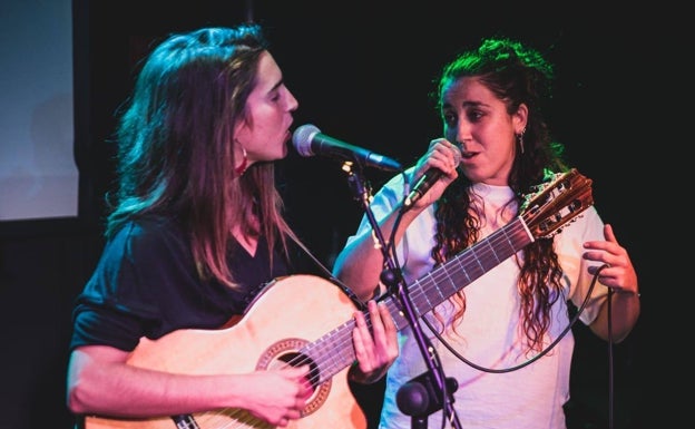 María Ruiz y La Mare vibran juntas en un show en La Cochera