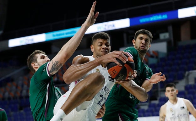 El Unicaja, pendiente del 'factor Tavares'