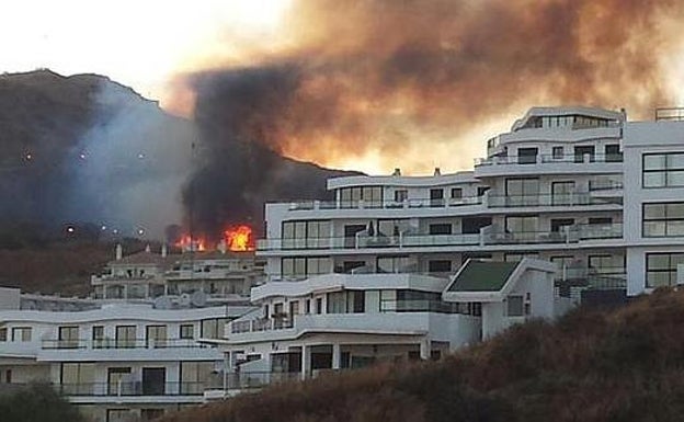 Acusan a una mujer de provocar siete incendios en Mijas en menos de un mes