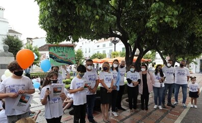 La alcaldesa de Marbella participa en la clausura de la campaña escolar destinada a sensibilizar sobre la donación de médula ósea