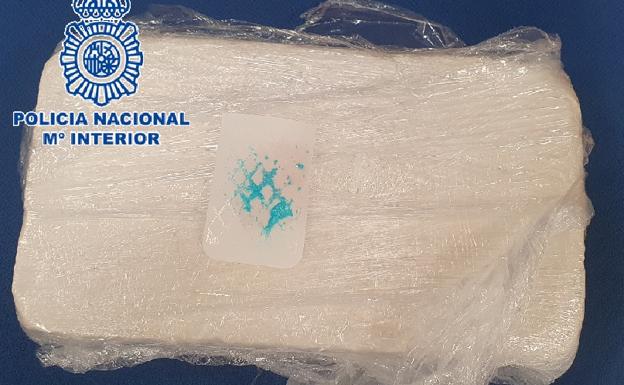 Dos detenidos en Granada tras perseguir a uno de ellos con un kilo de cocaína desde Fuengirola