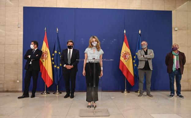 Gobierno y agentes sociales firman la prórroga de los ERTE