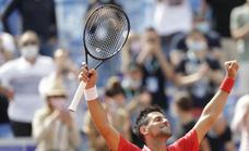 Djokovic gana 'en casa' su título número 83