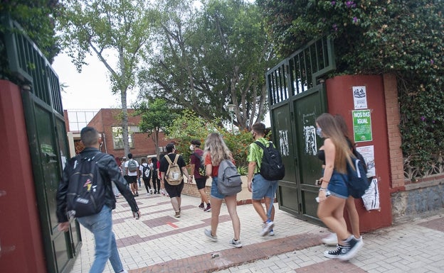 Los alumnos andaluces tienen que aprobar todas las asignaturas para conseguir el título de Bachillerato