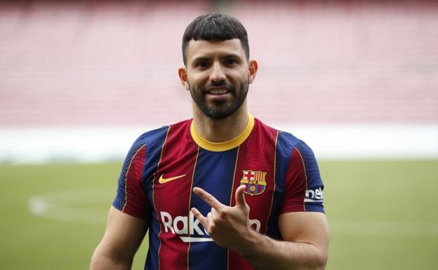 La revolución del Barça comienza con el aterrizaje de Agüero